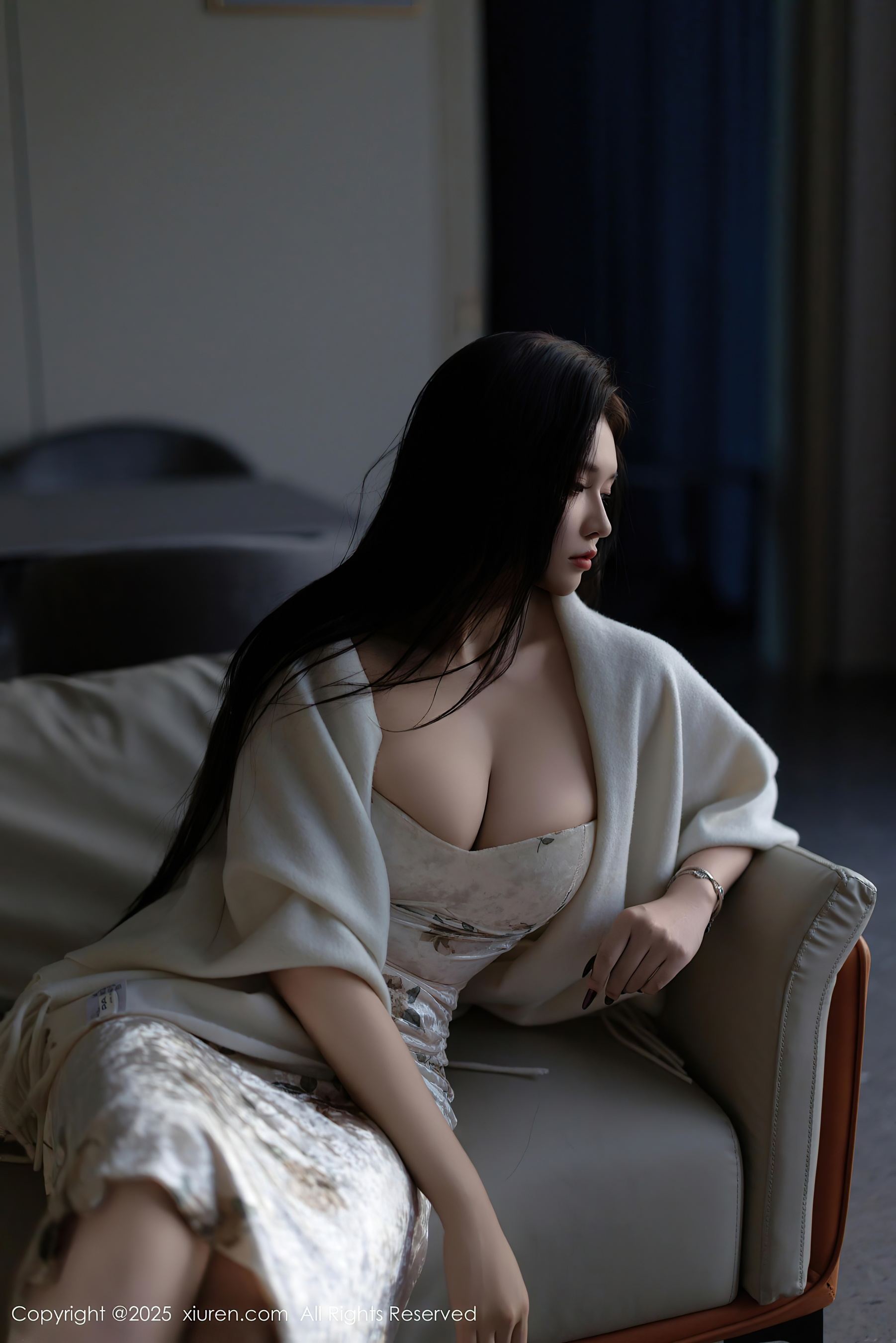 秀人网 No.9899 娜比 丝袜美腿插图1