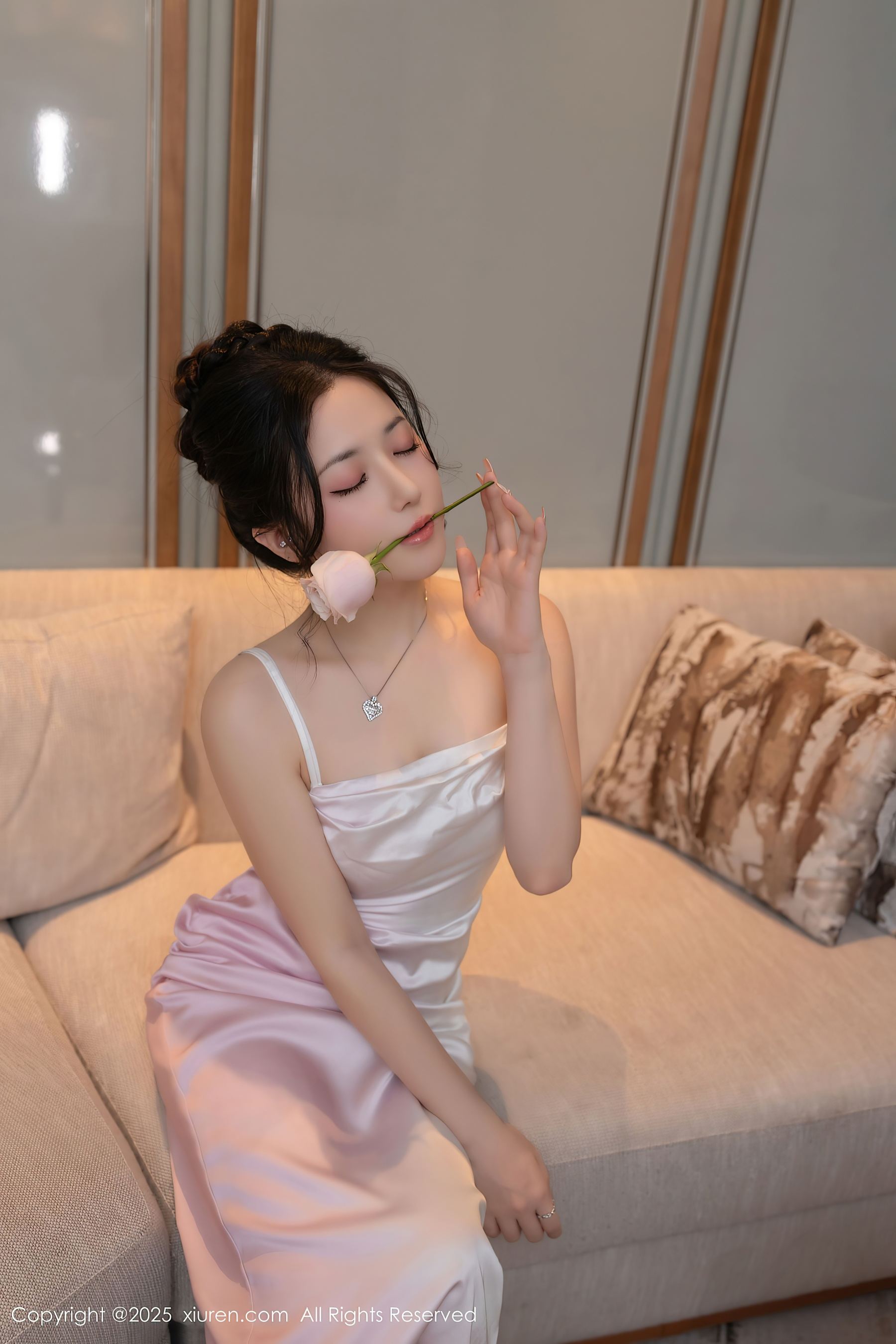 秀人网 No.9907 鱼子酱Fish 丝袜美腿插图1