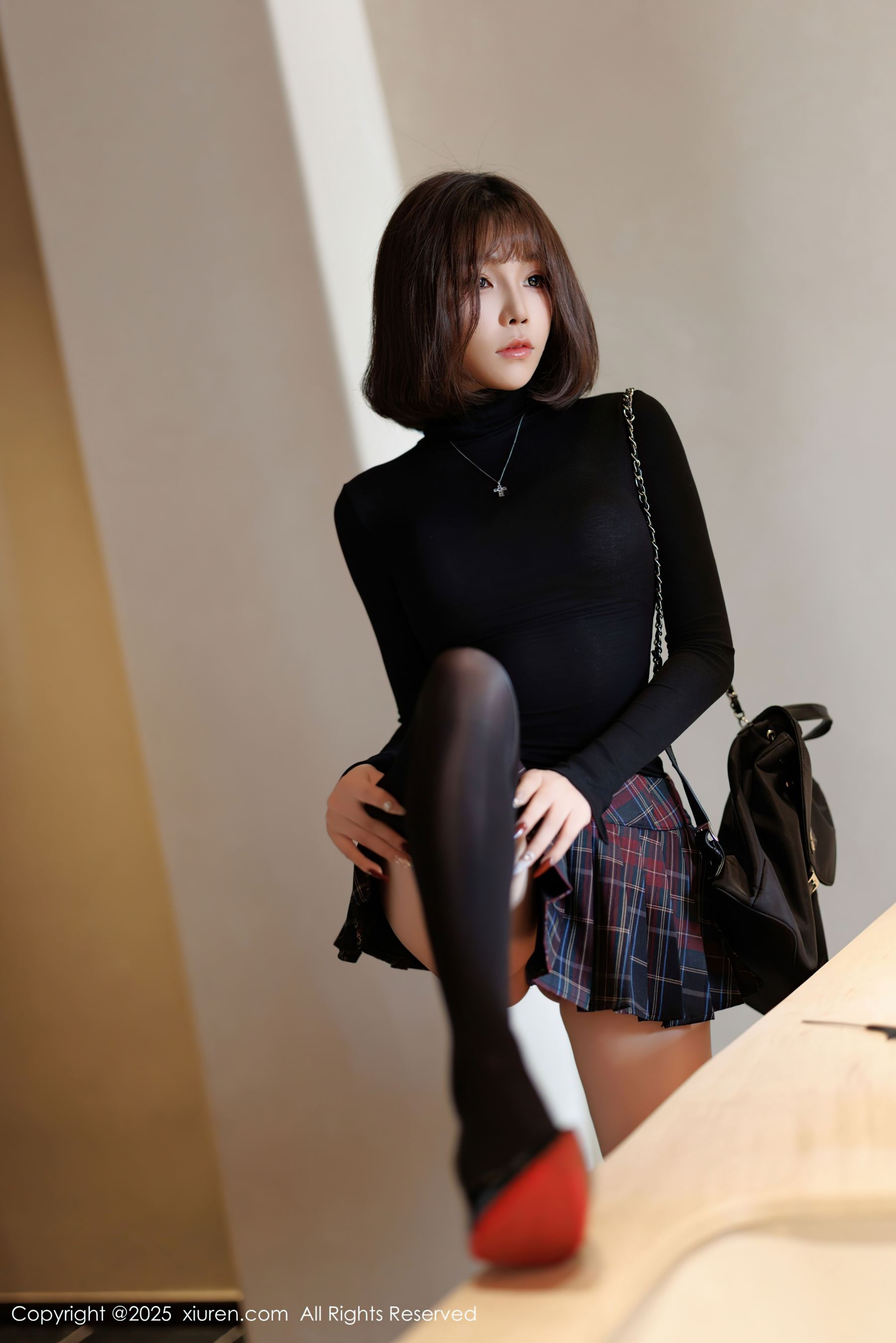 秀人网 No.9944 徐莉芝Booty 黑丝美腿插图4