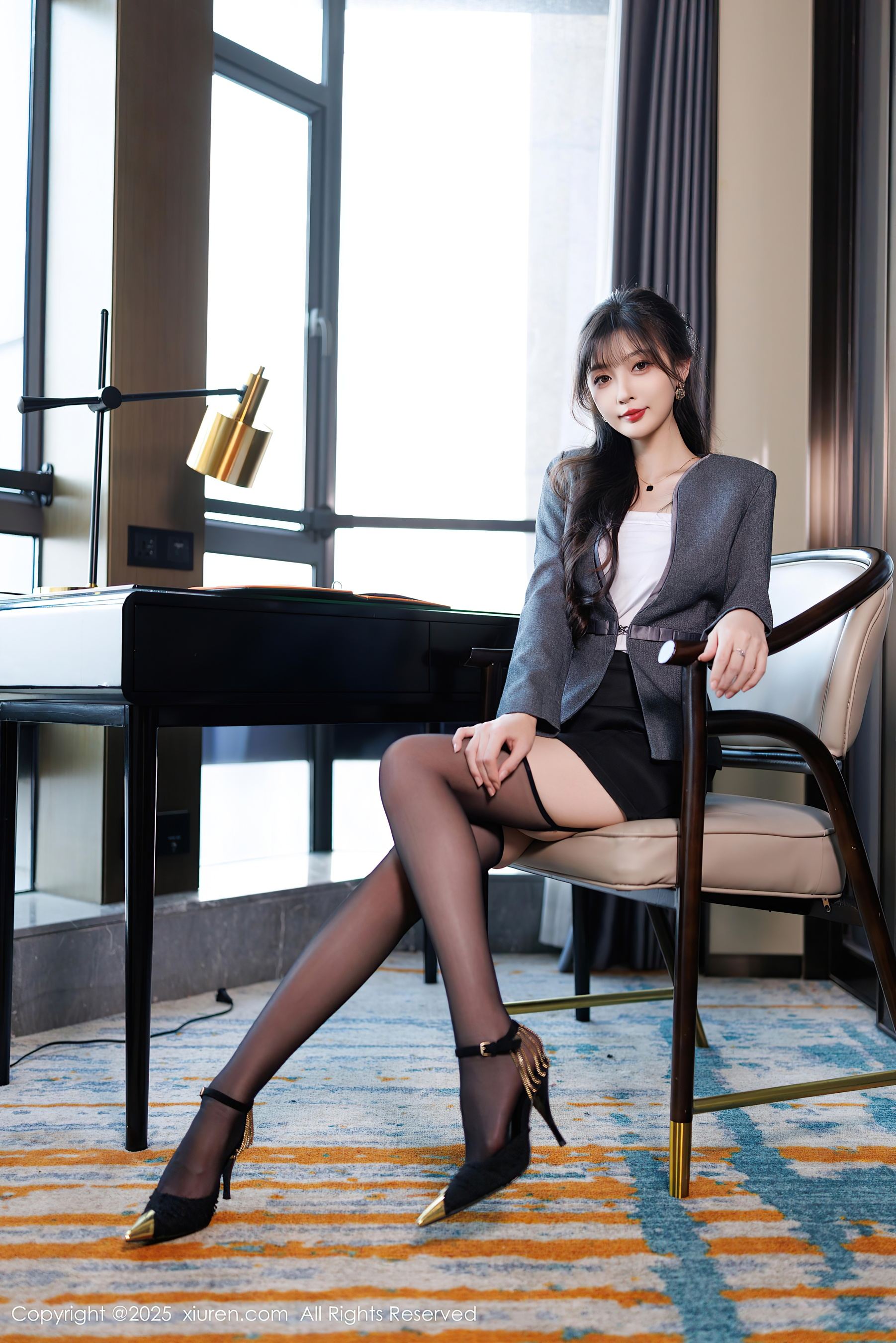 秀人网 No.9957 樱桃小阑子 黑丝美腿插图2