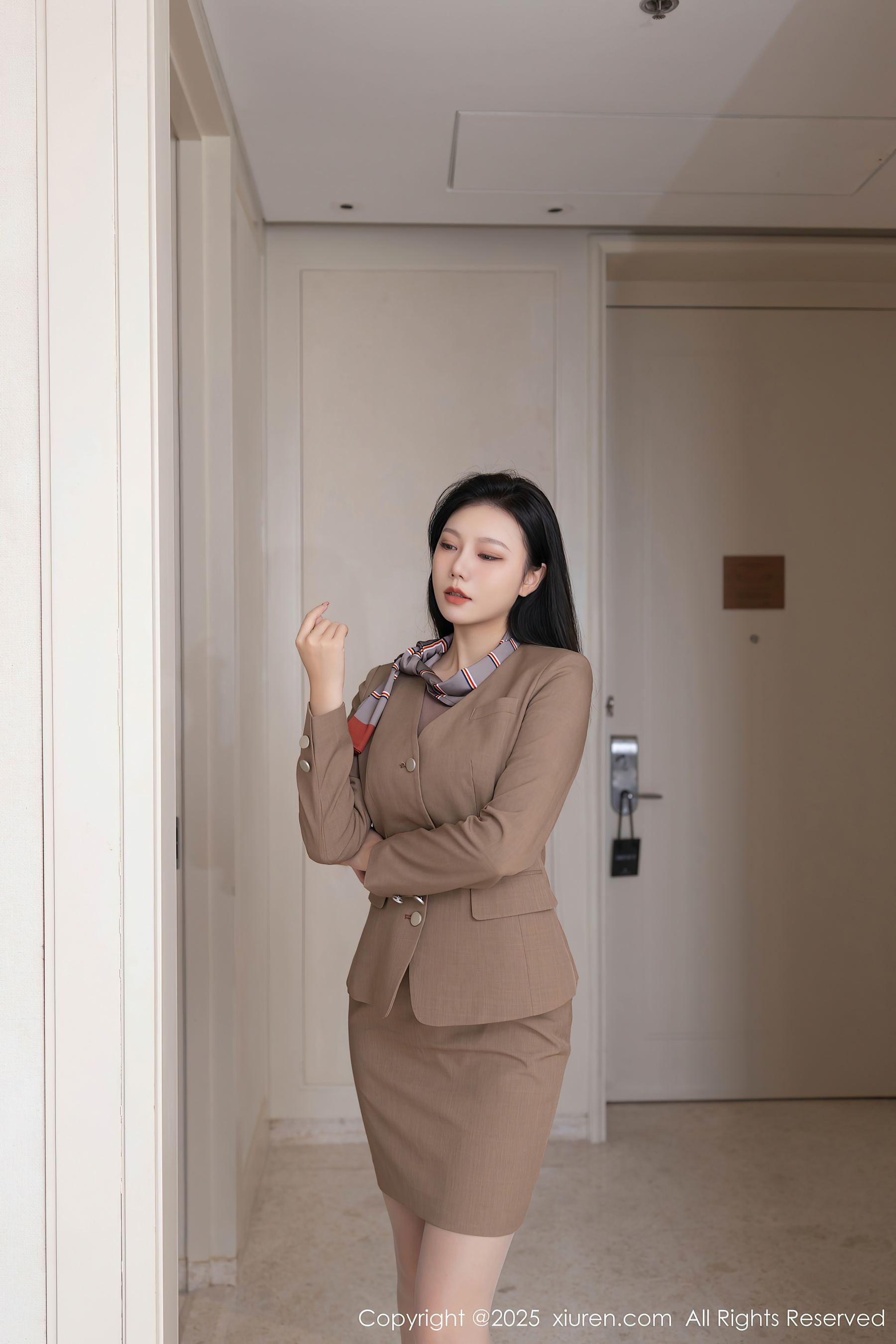 秀人网 No.9966 安然anran 制服美腿插图2