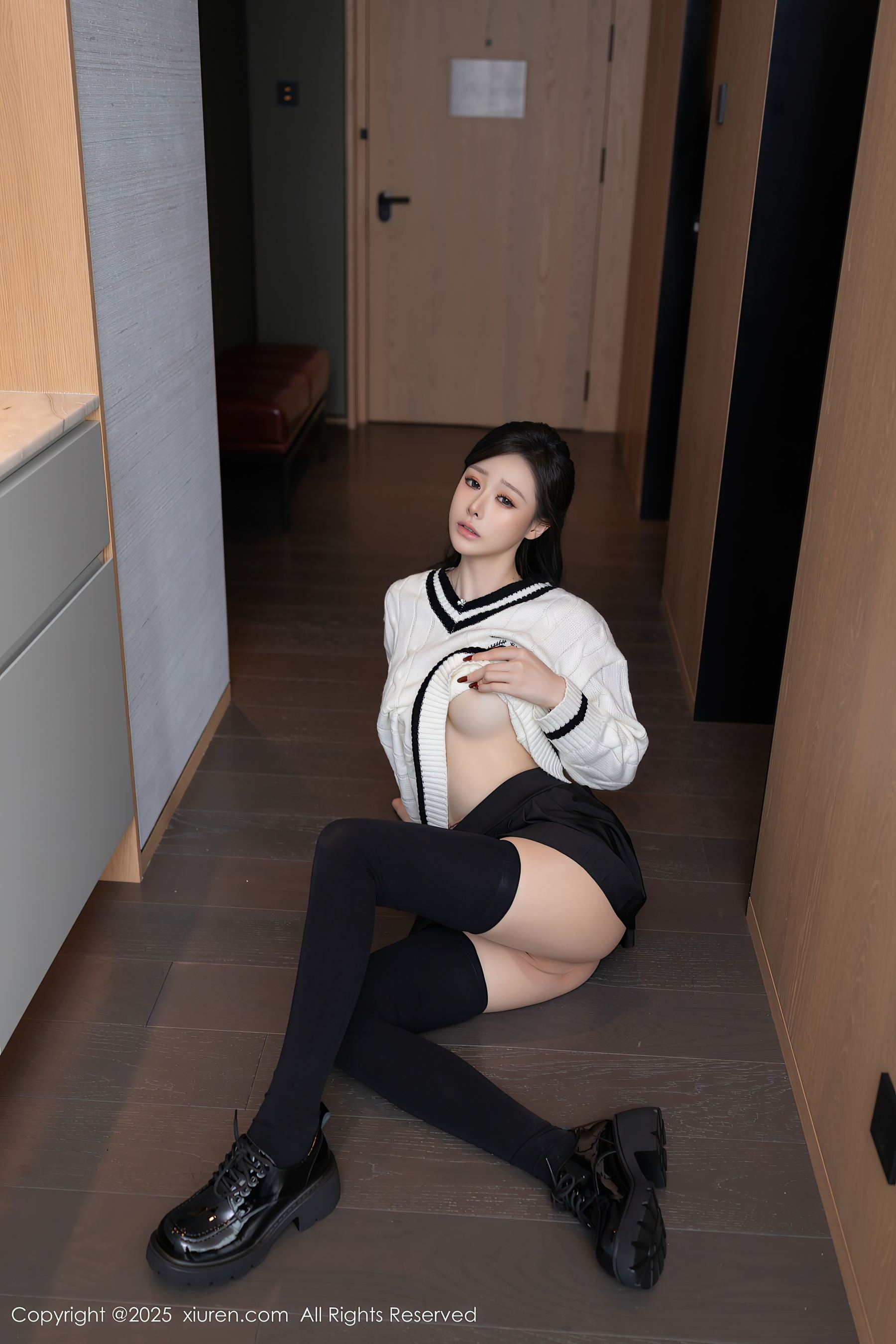 秀人网 No.9986 小逗逗 丝袜美腿插图4