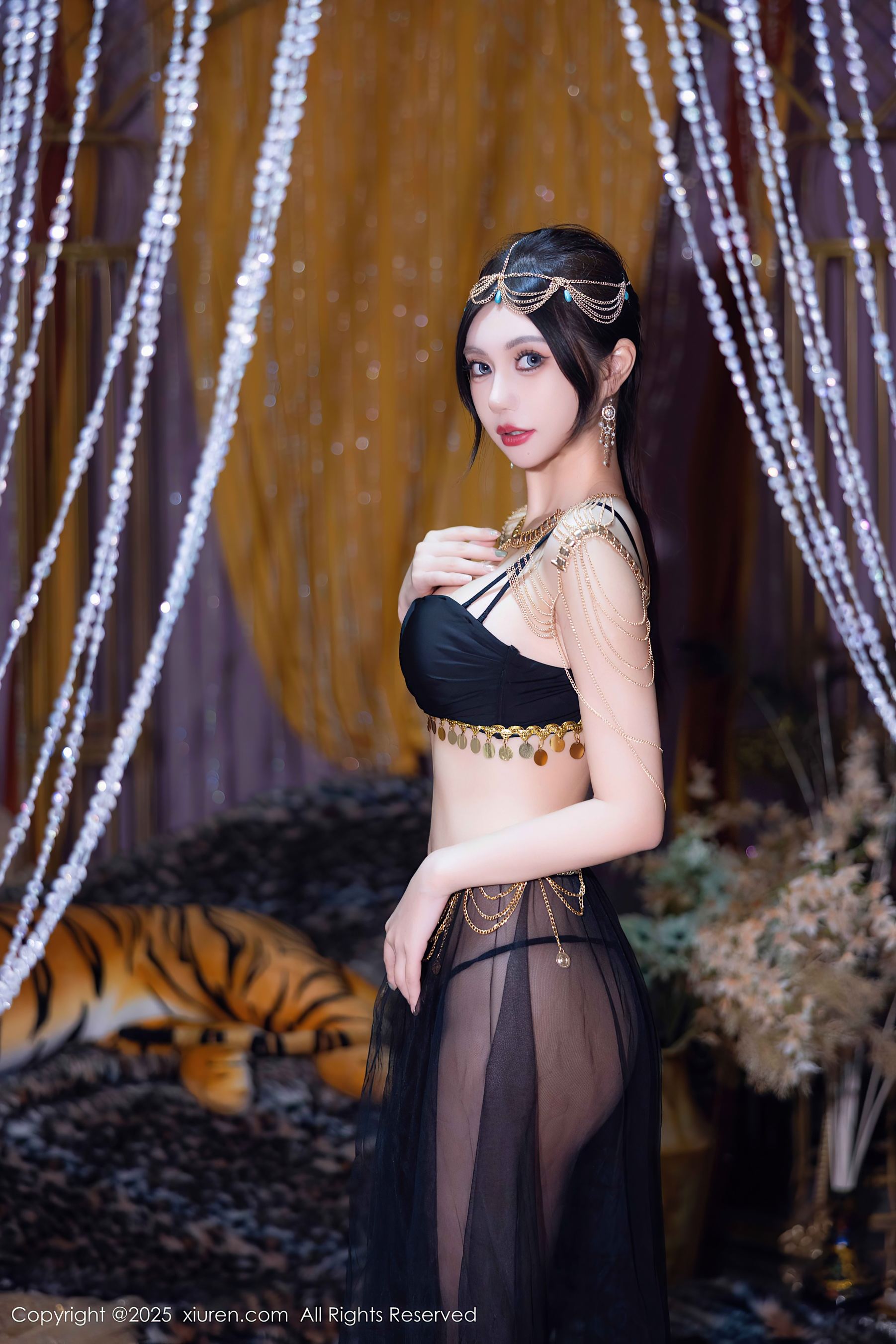 秀人网 No.10018 绮里嘉ula 黑丝美腿插图1