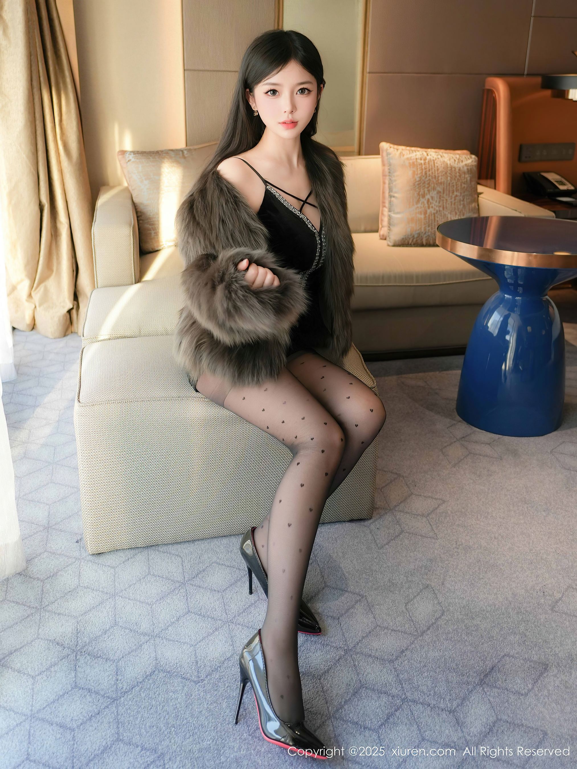 秀人网 No.10045 优酱 黑丝美腿插图3