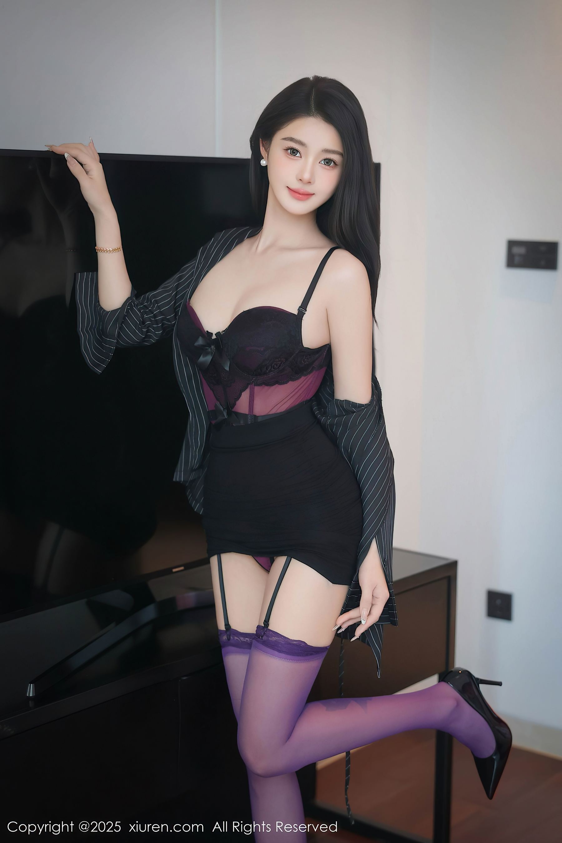 秀人网 No.10053 Candy糖糖 紫色丝袜插图3