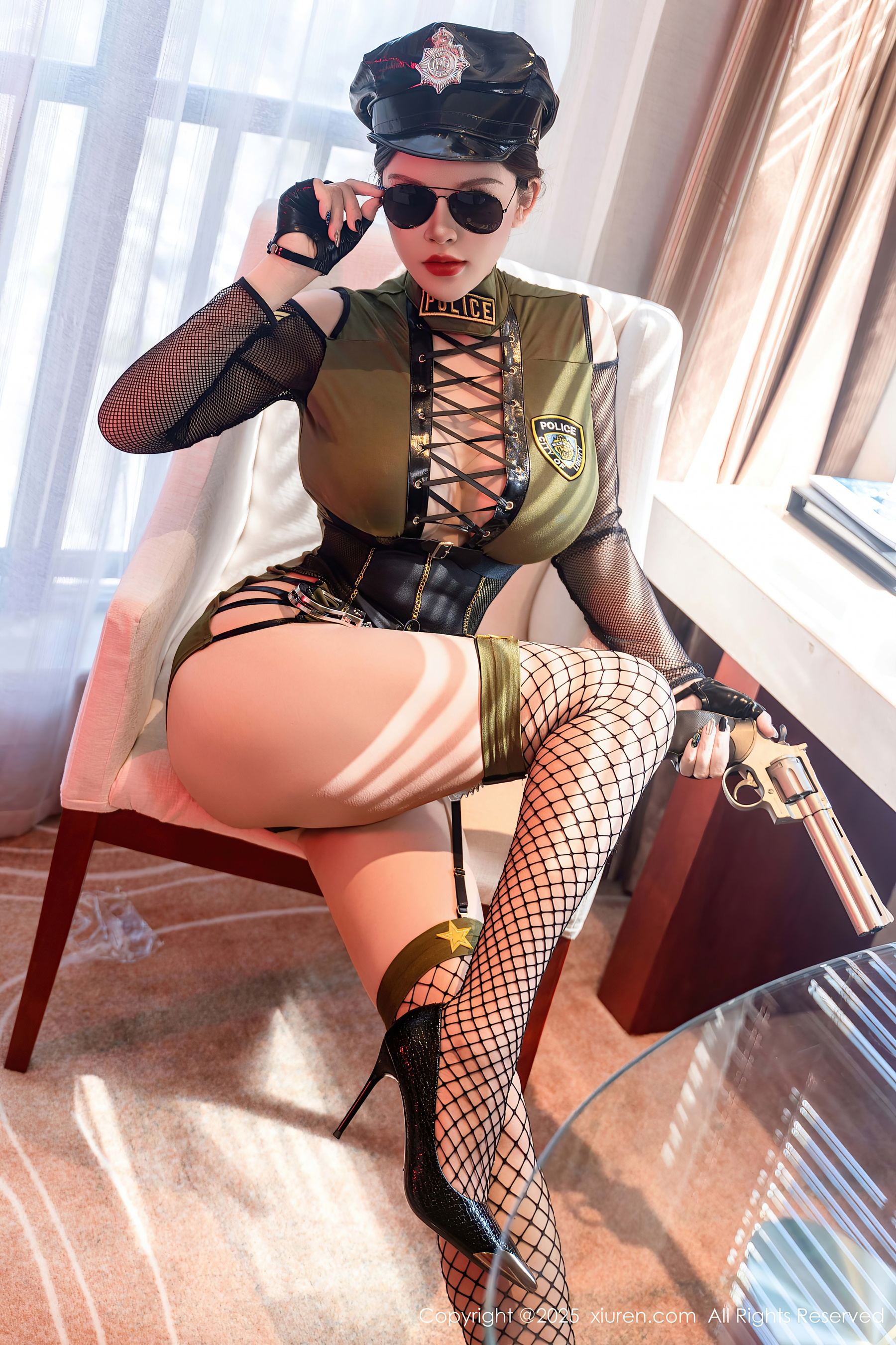 秀人网 No.10064 伊丽莎有点白 波涛汹涌插图3