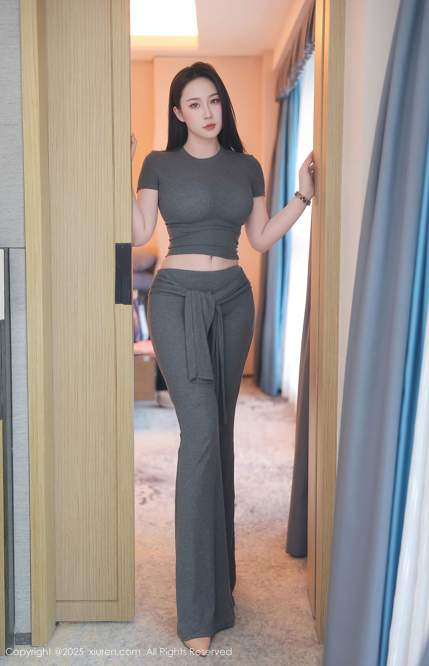 秀人网 No.10092 林昔予yorki 灰色瑜伽服插图2
