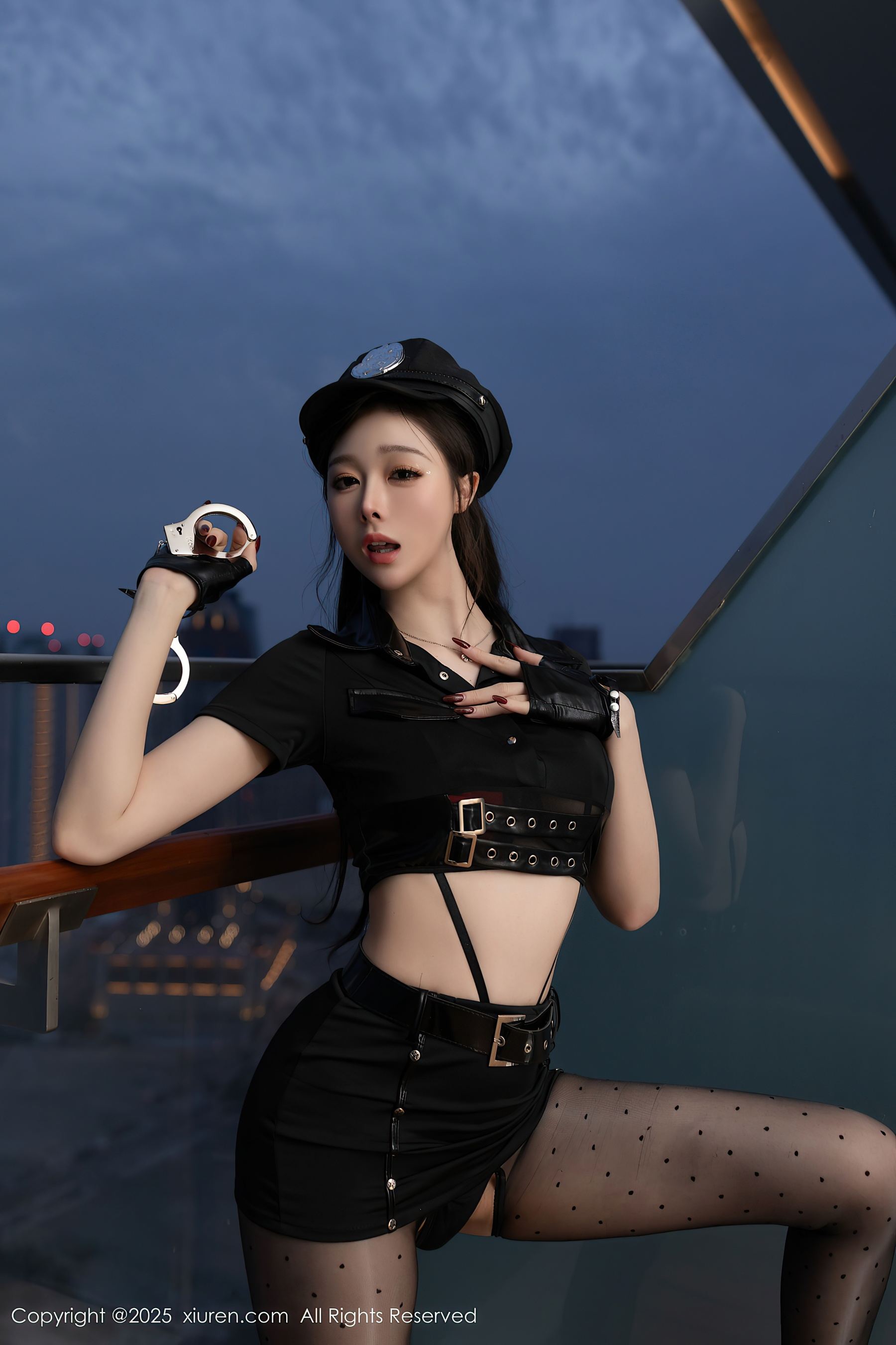 秀人网 No.10115 小逗逗 黑色制服插图5