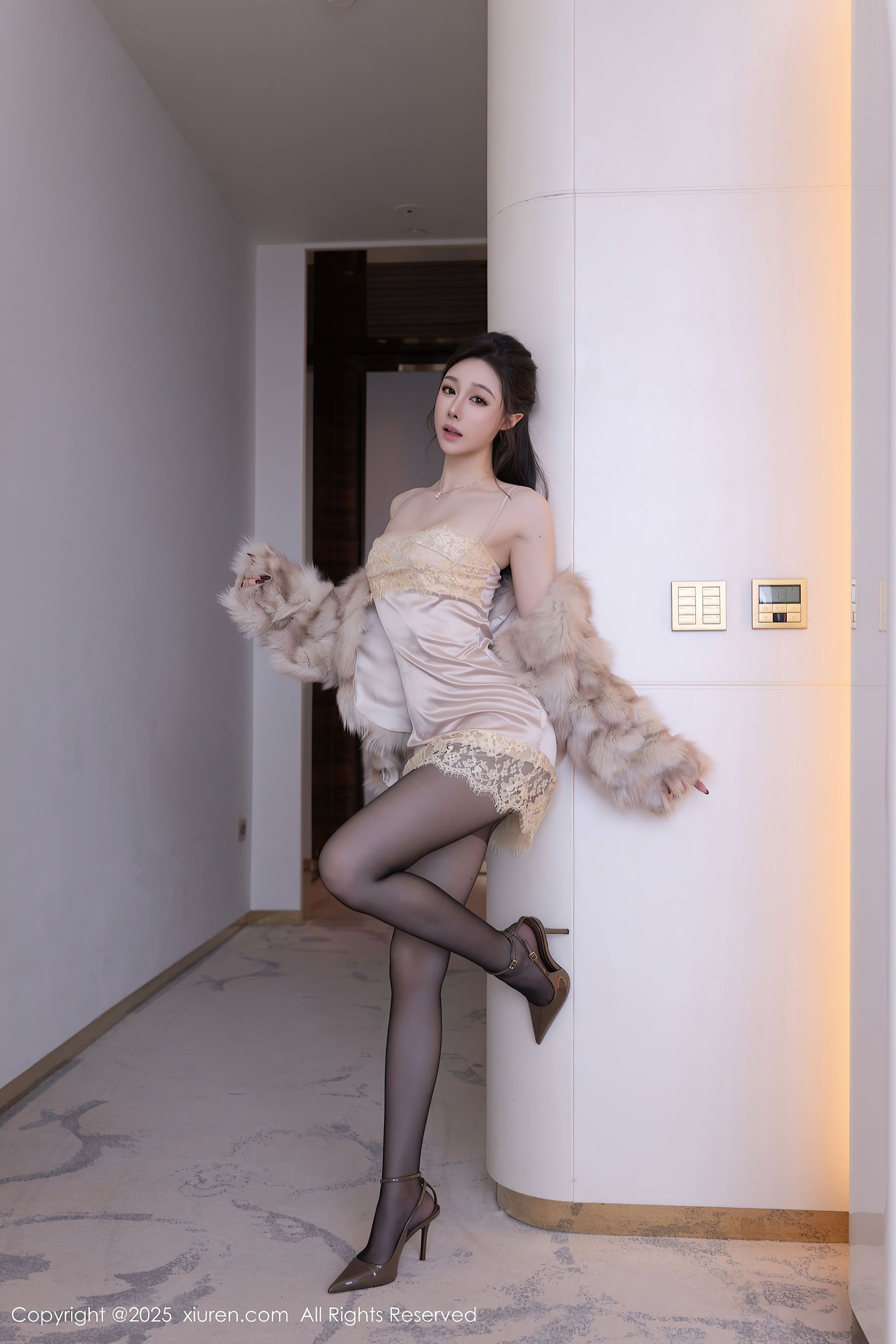 秀人网 No.10259 小逗逗 魅惑黑丝插图5