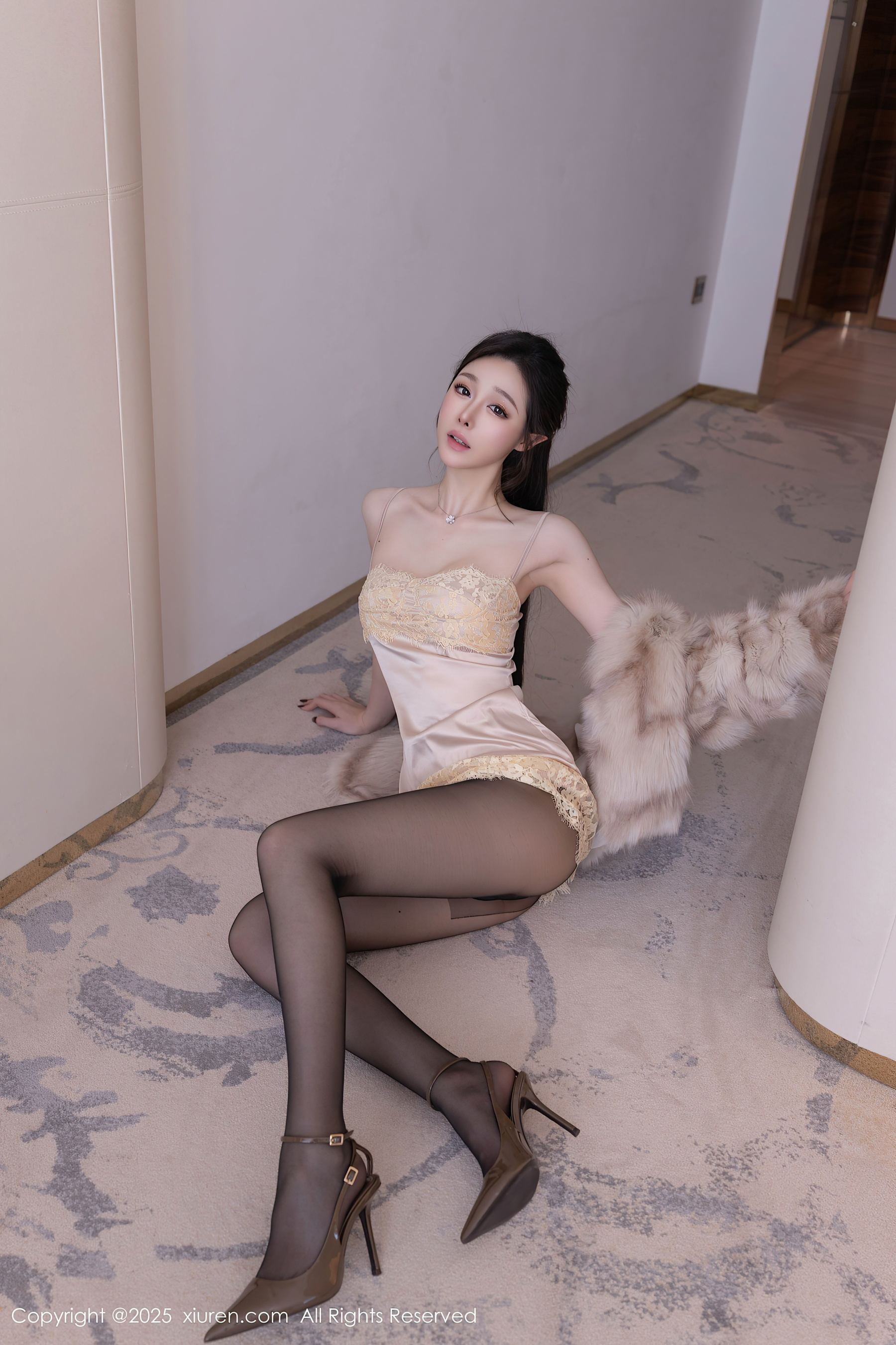 秀人网 No.10259 小逗逗 魅惑黑丝插图6