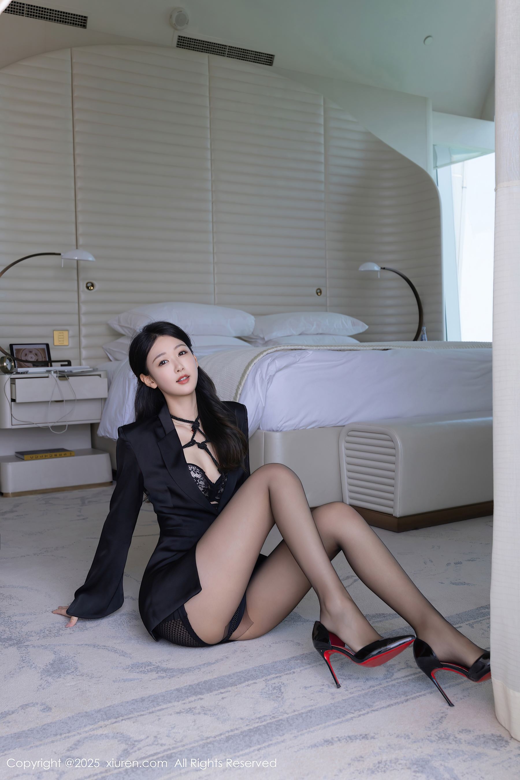 秀人网 No.10267 唐安琪 黑色西服插图5