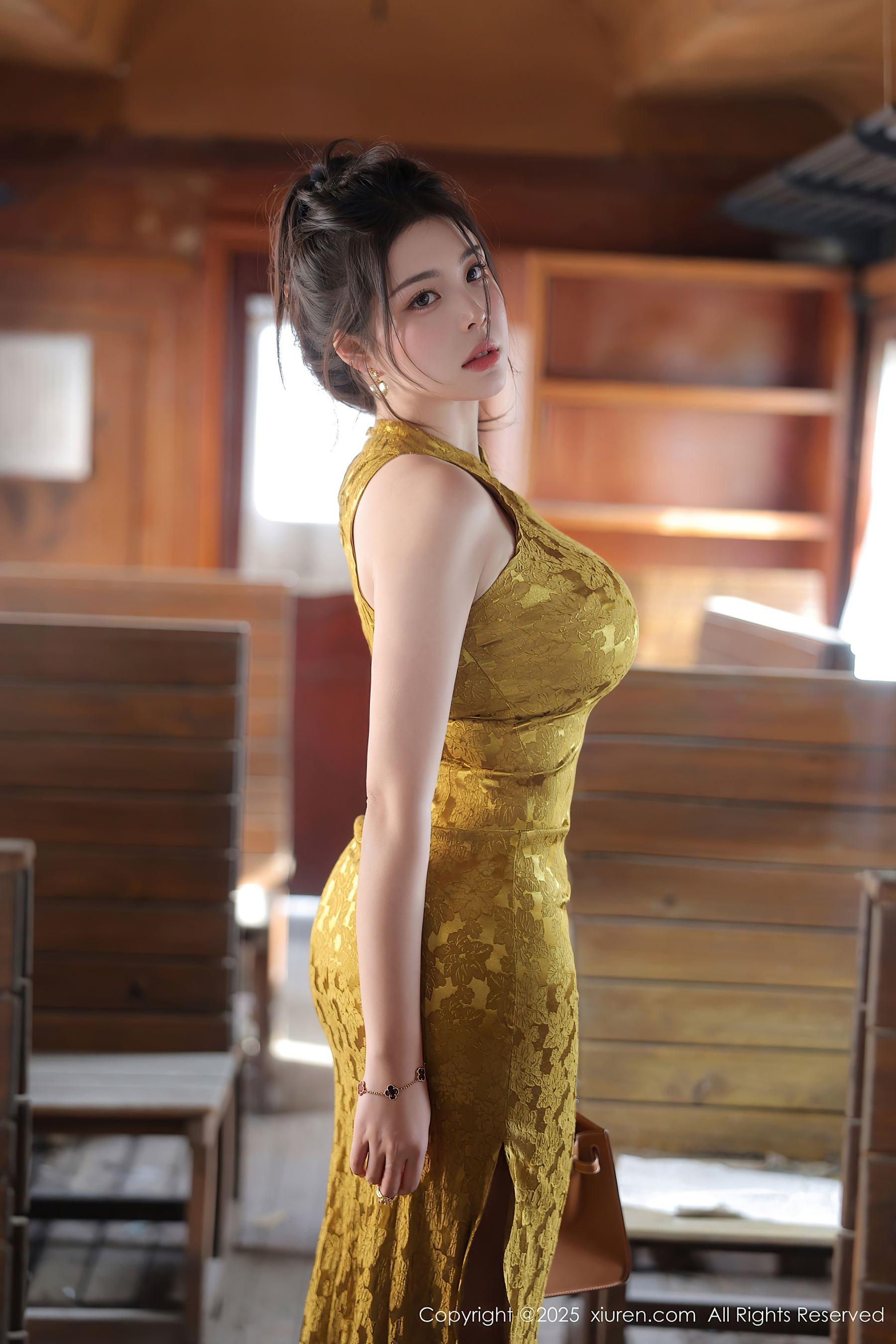 秀人网 No.10269 林若凡F 黄色旗袍插图3