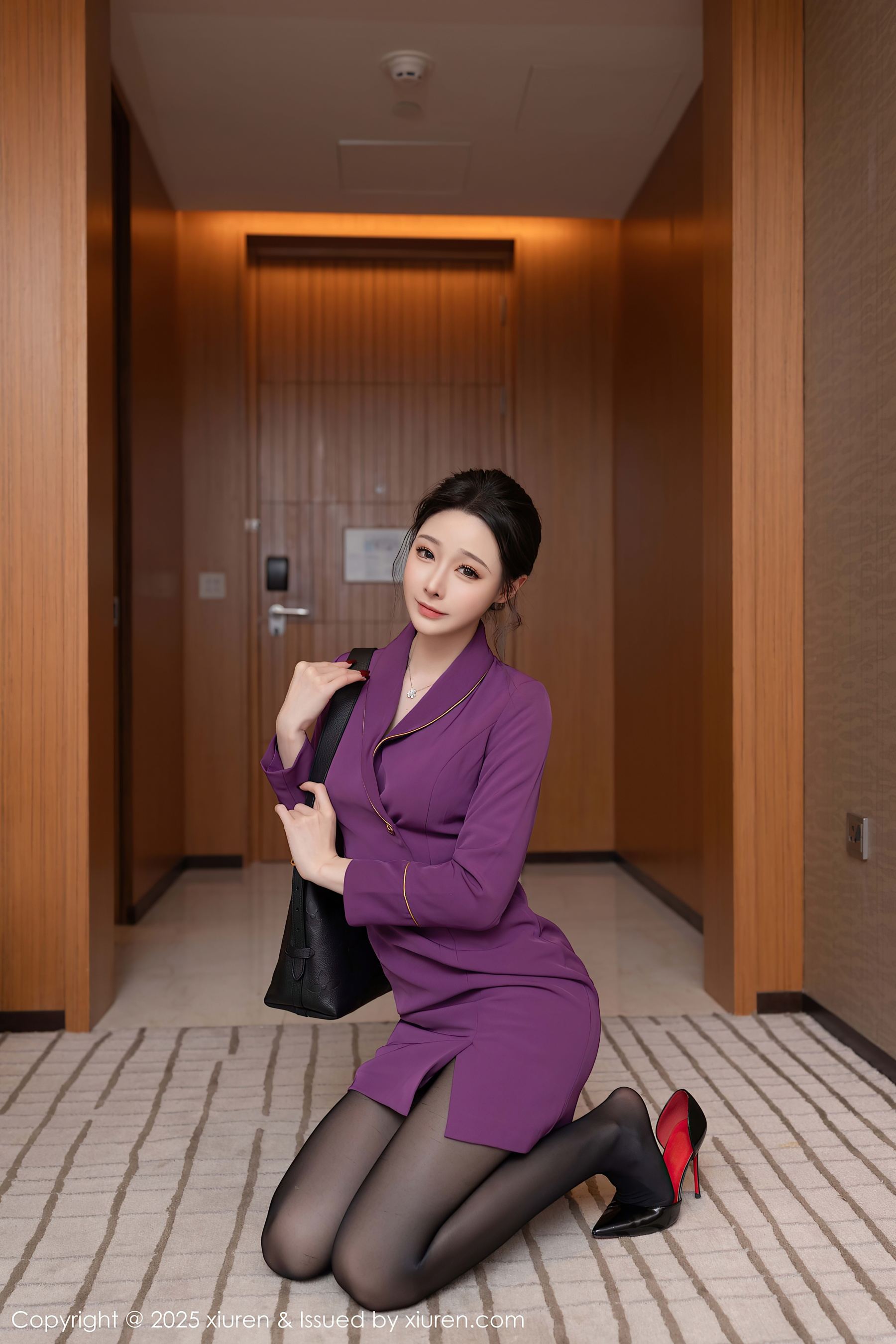 秀人网 No.10290 小逗逗 紫色制服插图7