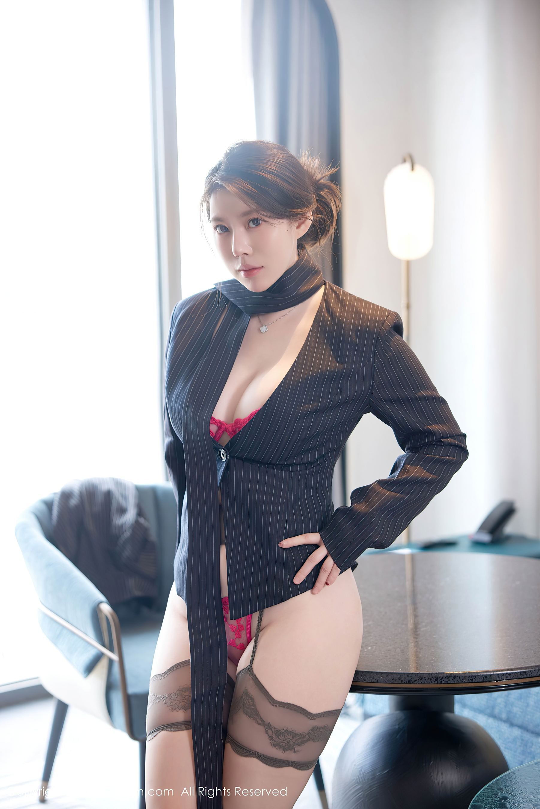 秀人网 No.10422 白茹雪abby 灰色丝袜插图8