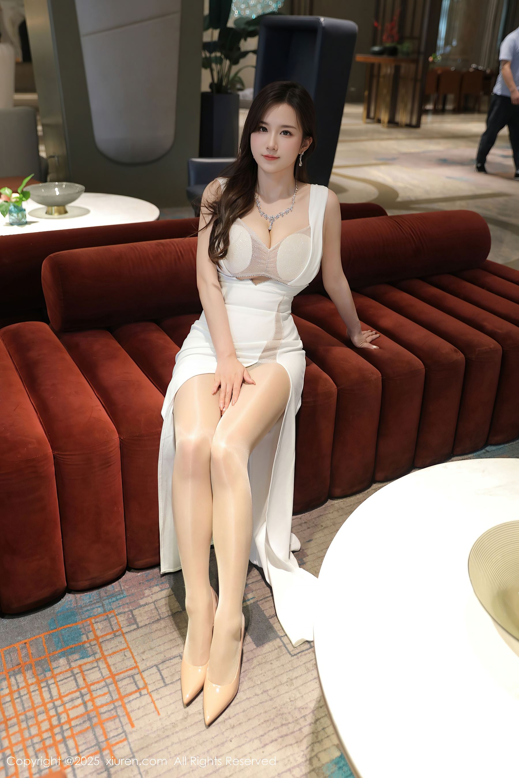秀人网 No.10429 小肉肉咪 白色礼服插图6