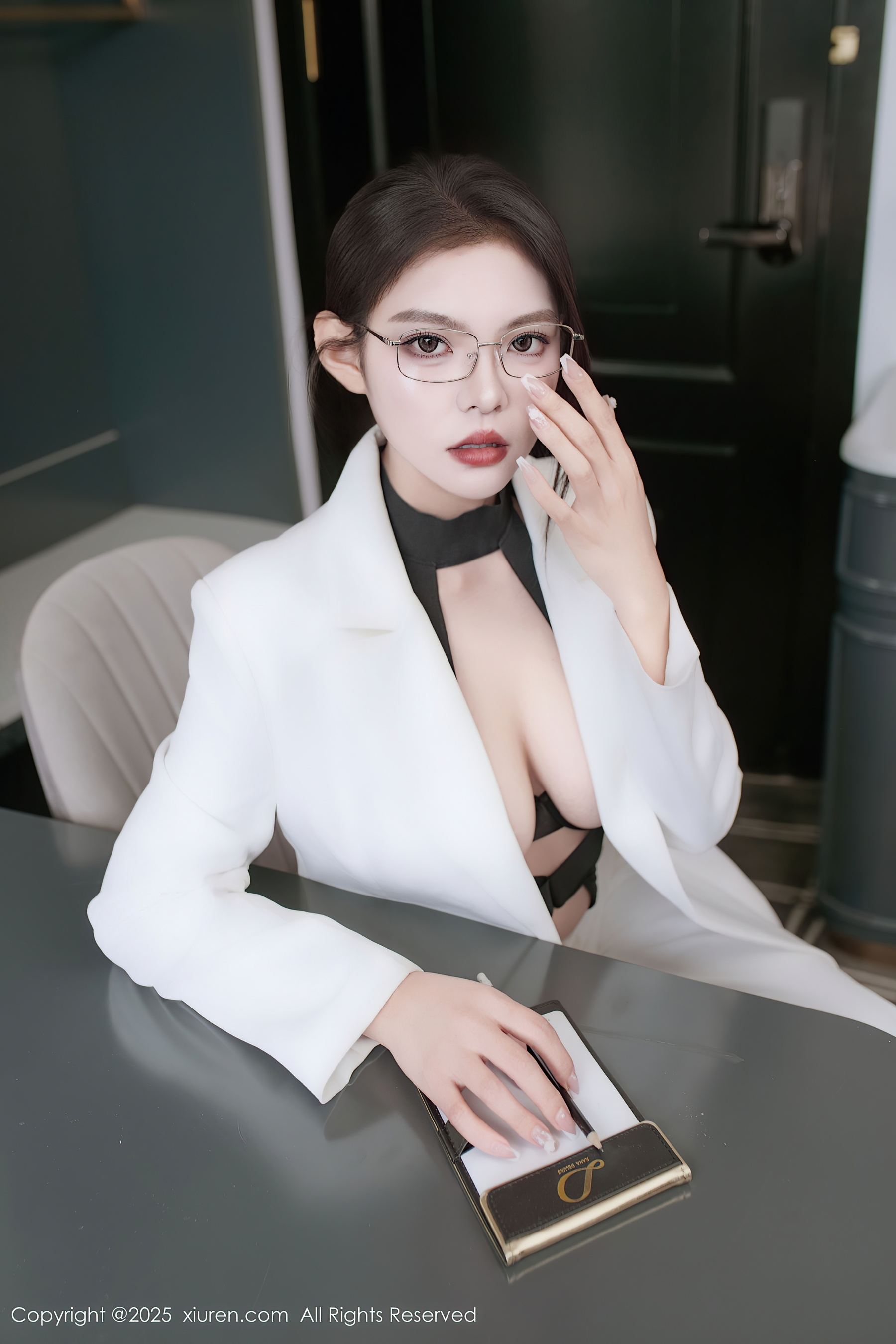 秀人网 No.10464 冬安 白色西服插图6