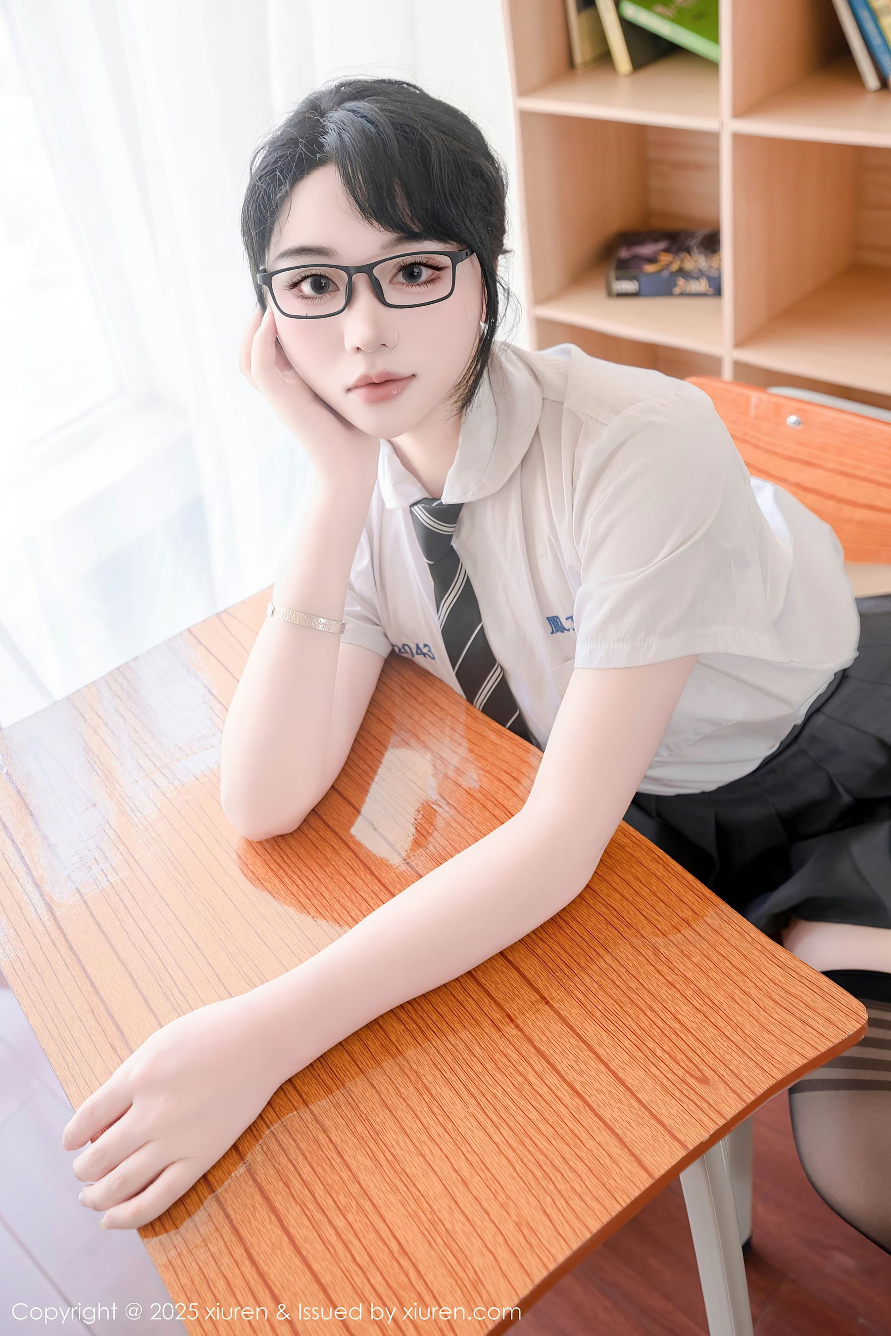 秀人网 No.10530 汐汐爱吃草莓 邻家女孩插图8