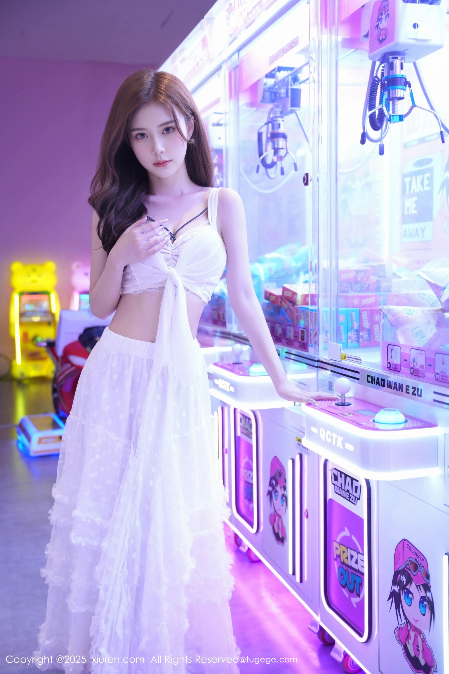 [XiuRen秀人网] 拍黄瓜girl No.10791