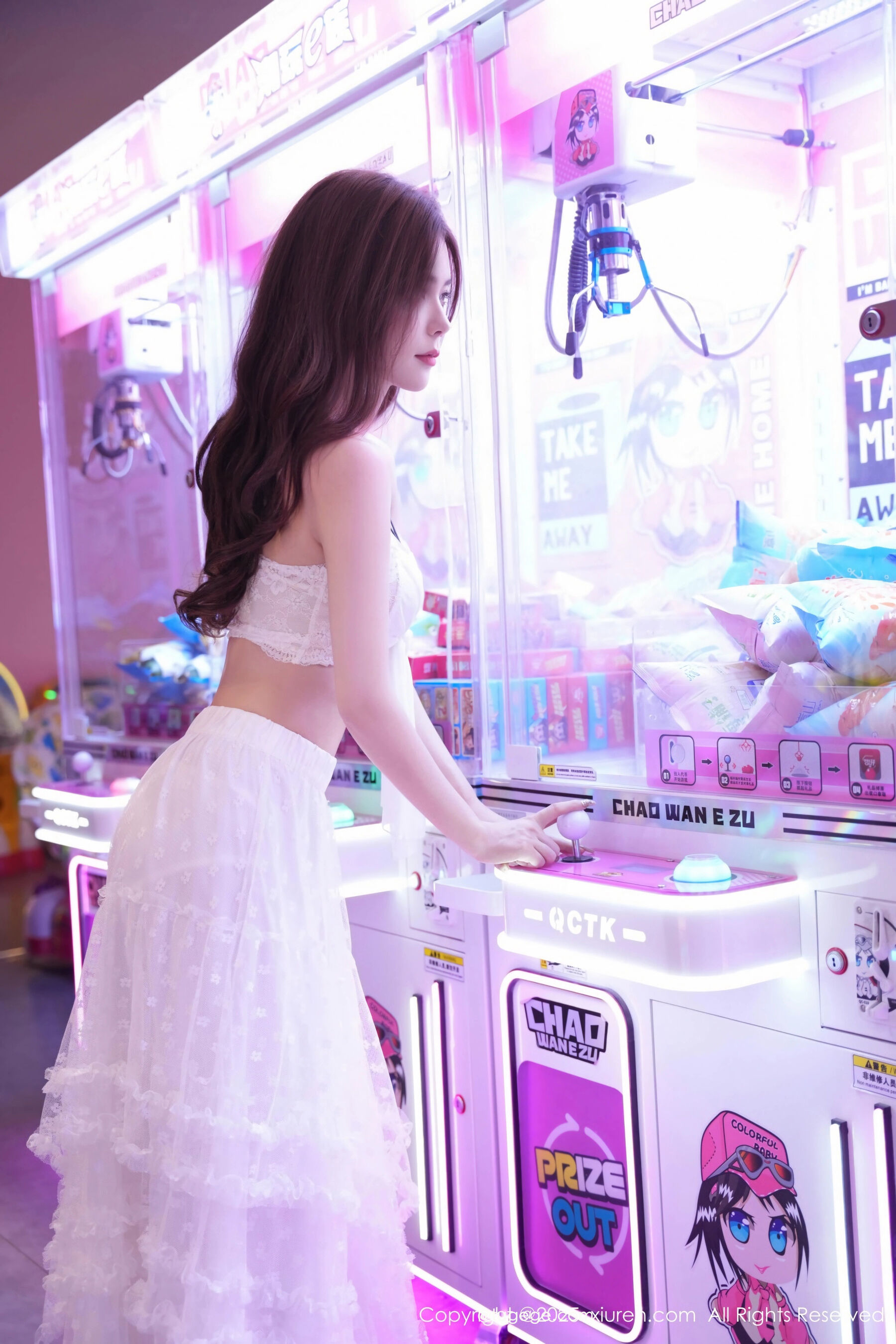 [XiuRen秀人网] 拍黄瓜girl No.10791