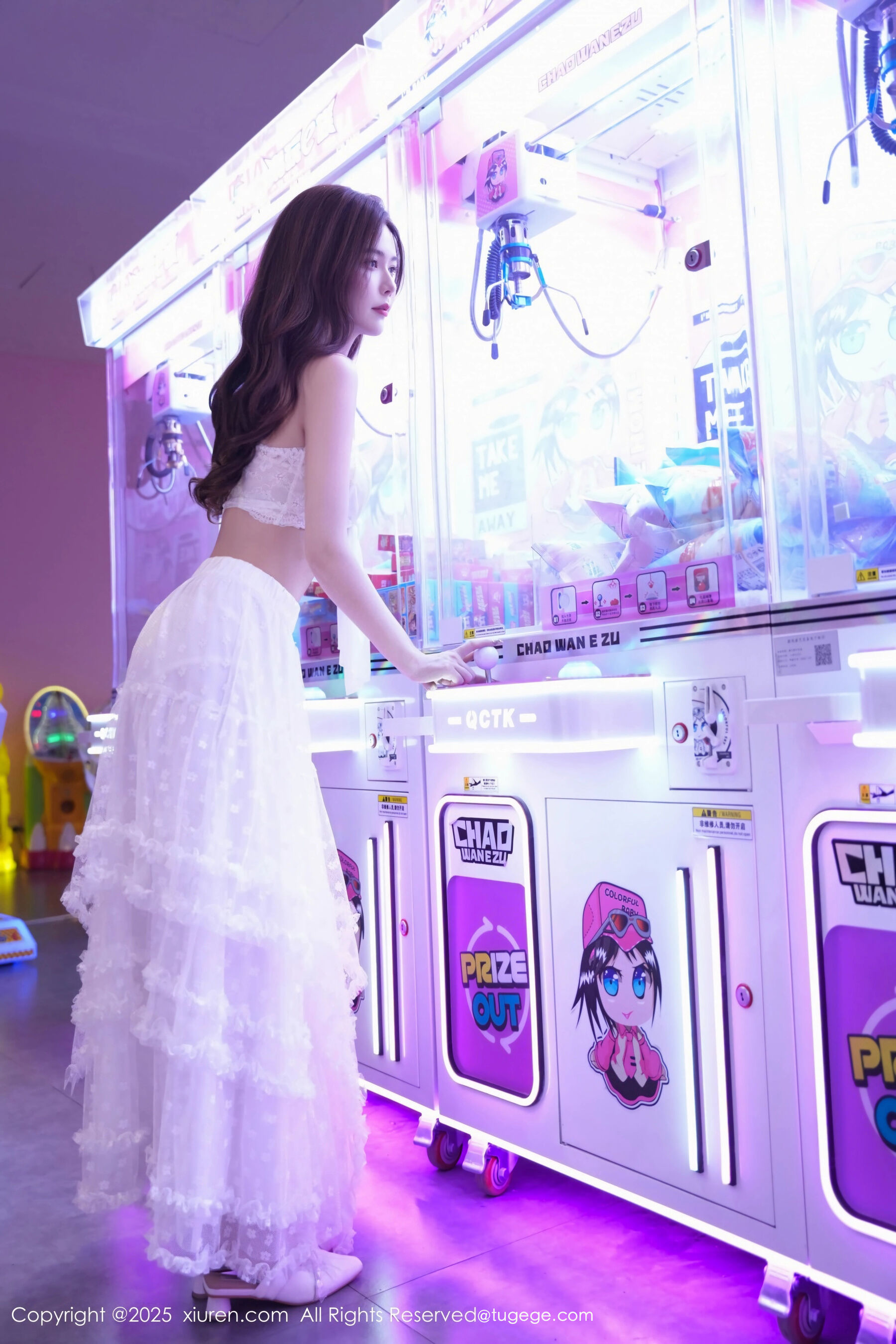 [XiuRen秀人网] 拍黄瓜girl No.10791