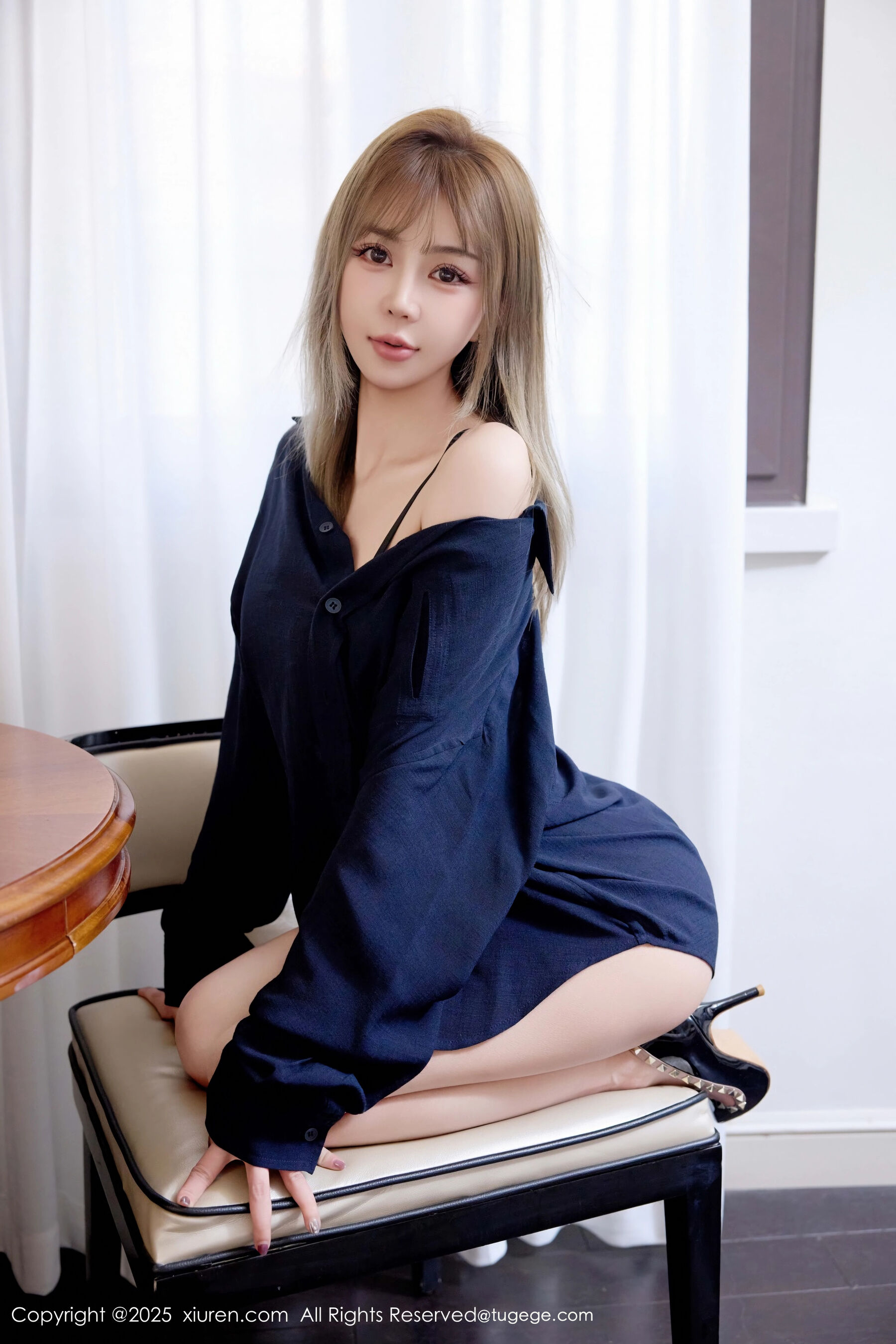 [XiuRen秀人网] Zoe柚柚 No.10673